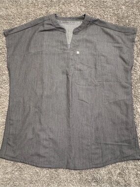 FABLETICS scrub top- Small! 🌟